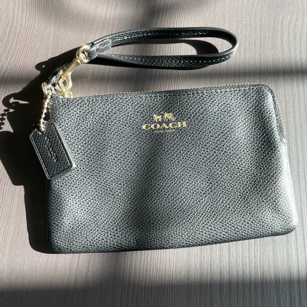 Coach wristlet - Picture 3 of 8